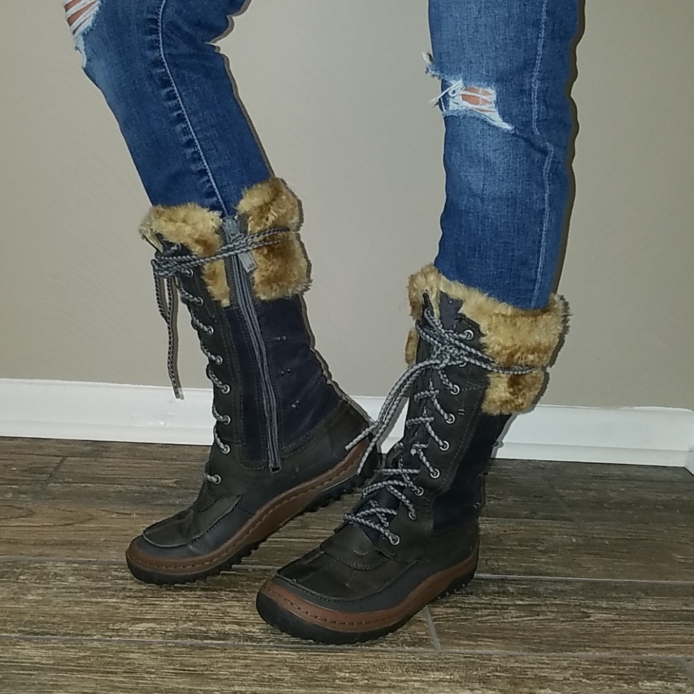 Merrell Boot with M grip.  size 7.